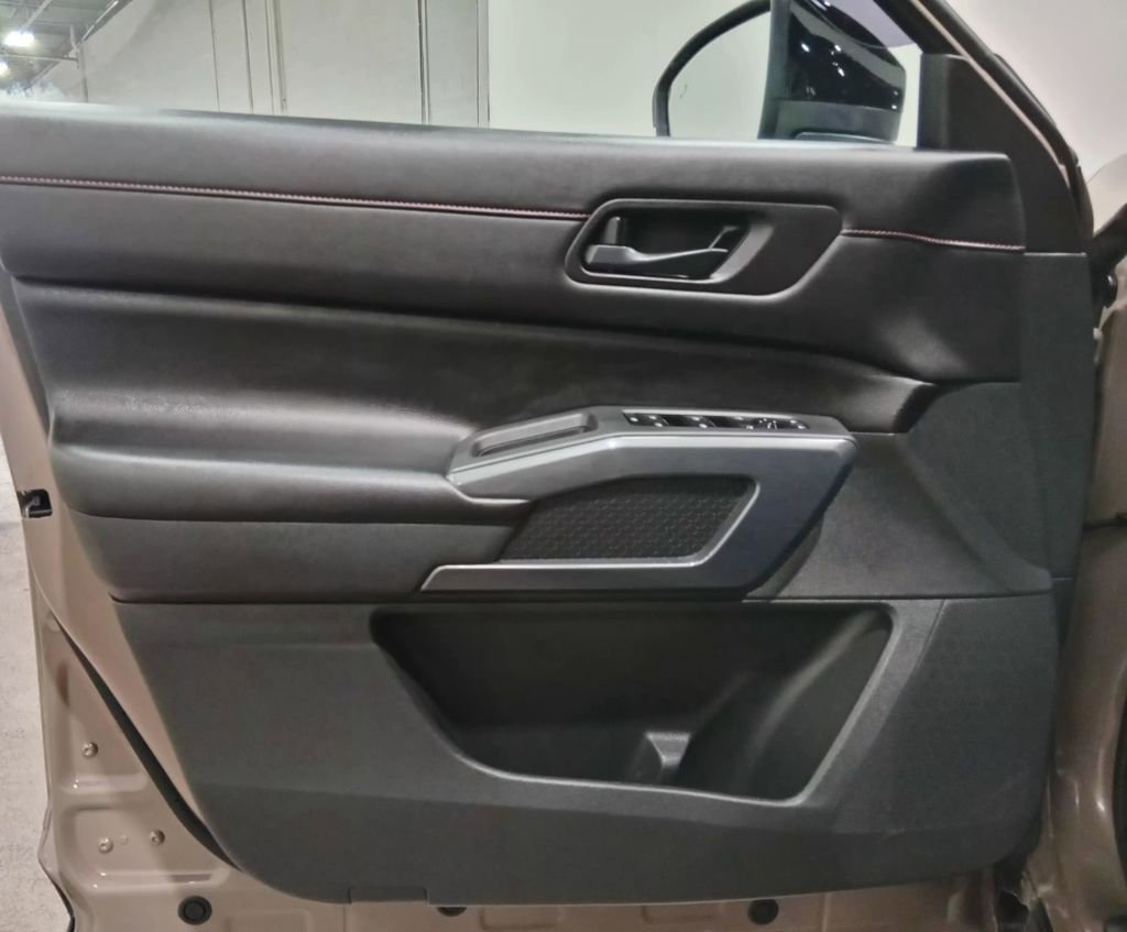Used 2023 Nissan Pathfinder Rock Creek image 17
