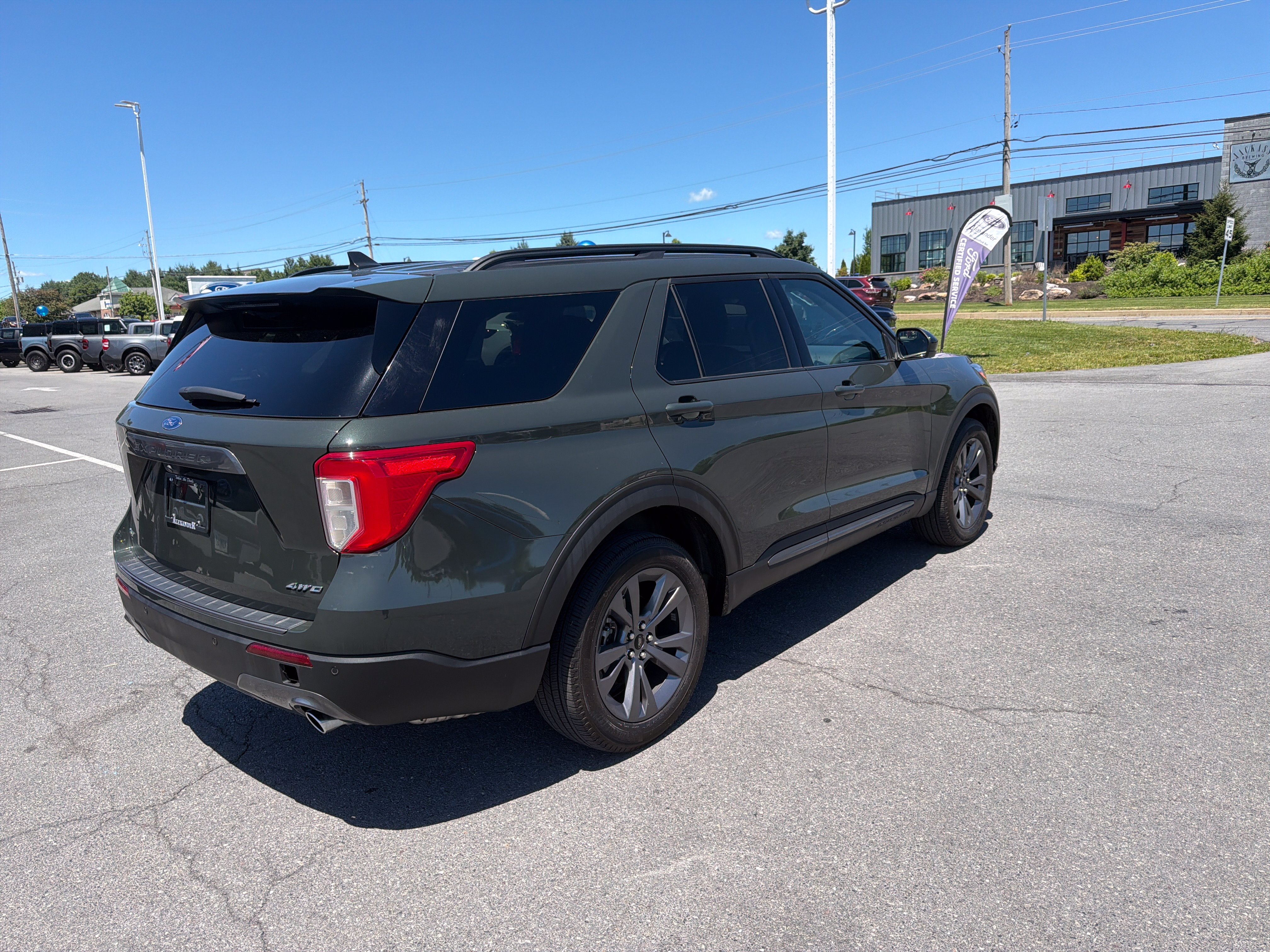 Certified 2024 Ford Explorer XLT w/ Equipment Group 202A AWD/4WD video 3