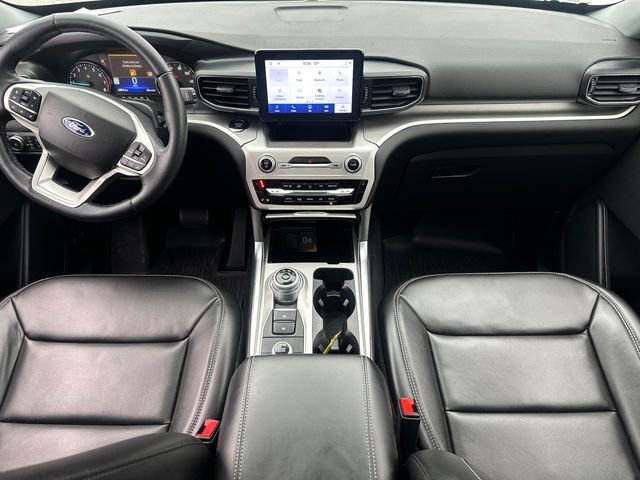 Certified 2022 Ford Explorer XLT w/ Equipment Group 202A image 27