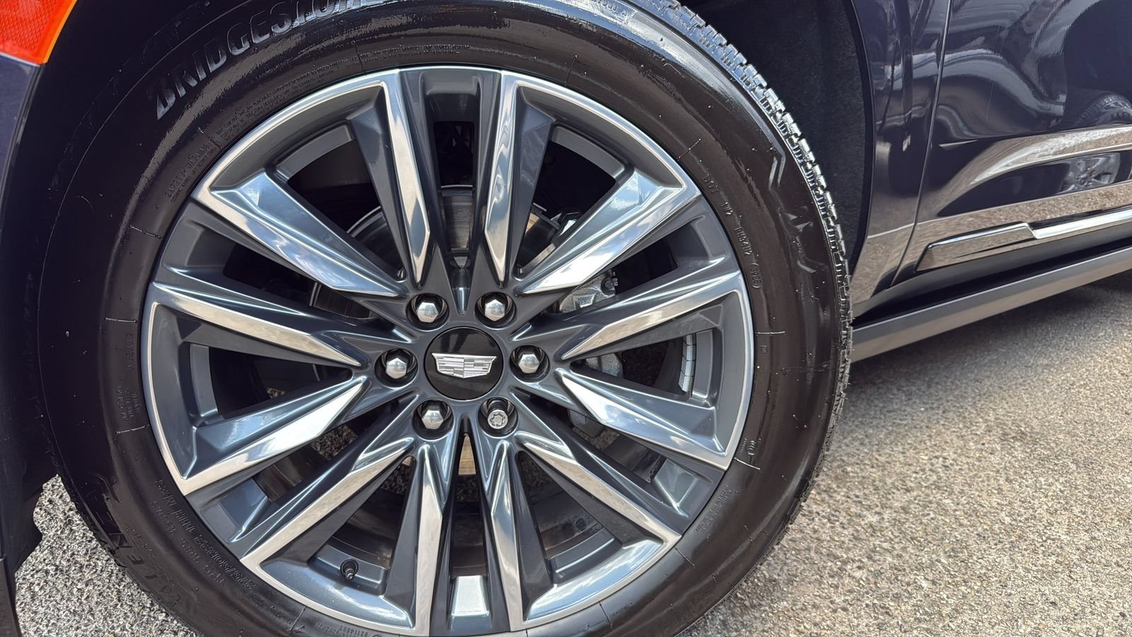 Used 2022 Cadillac Escalade Sport Platinum w/ Heavy-Duty Trailer Package AWD/4WD image 29
