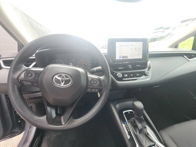 Used 2025 Toyota Corolla LE FWD image 21