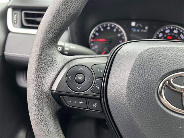 Used 2022 Toyota RAV4 LE image 17
