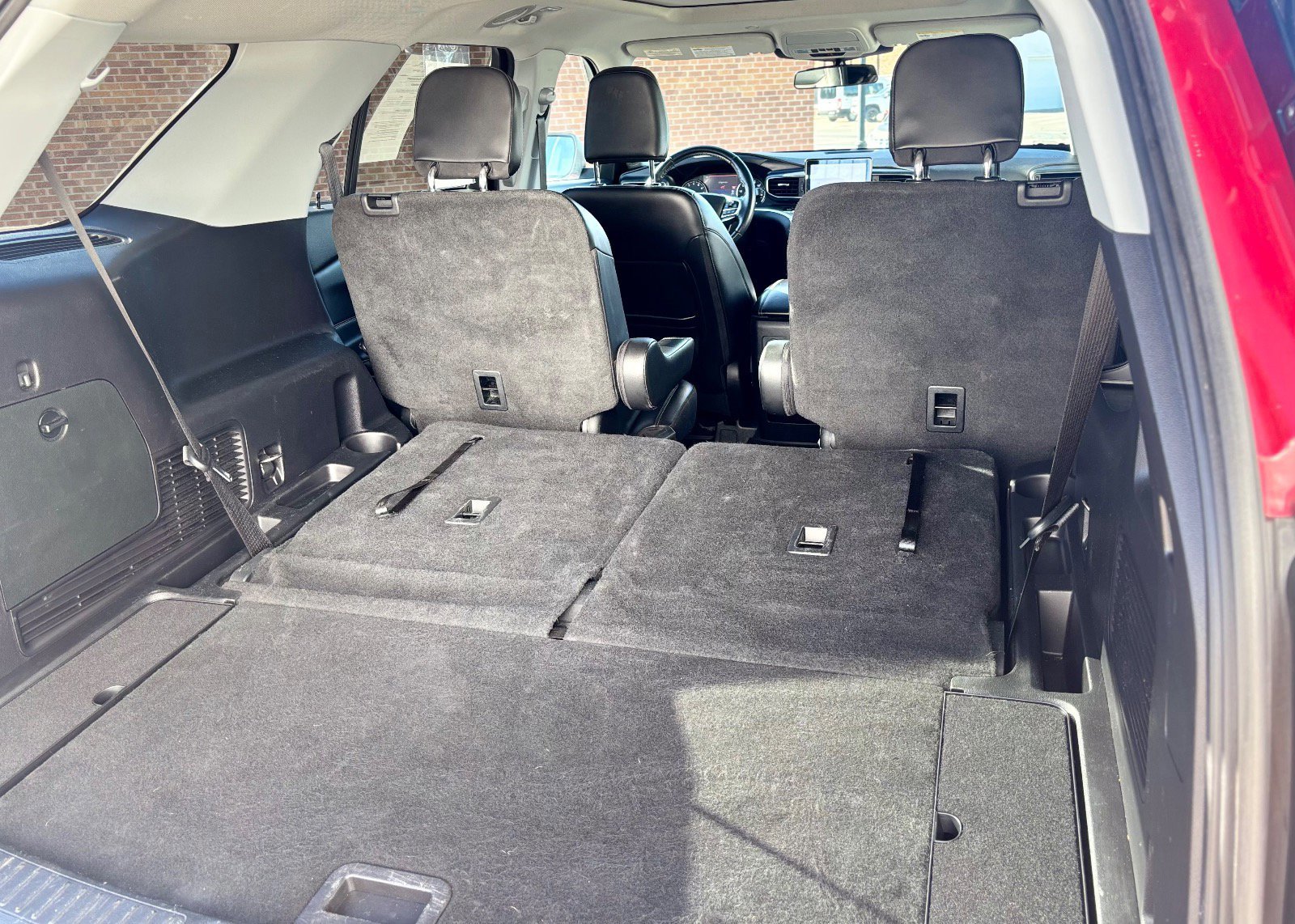 Certified 2021 Ford Explorer XLT w/ Equipment Group 202A image 15