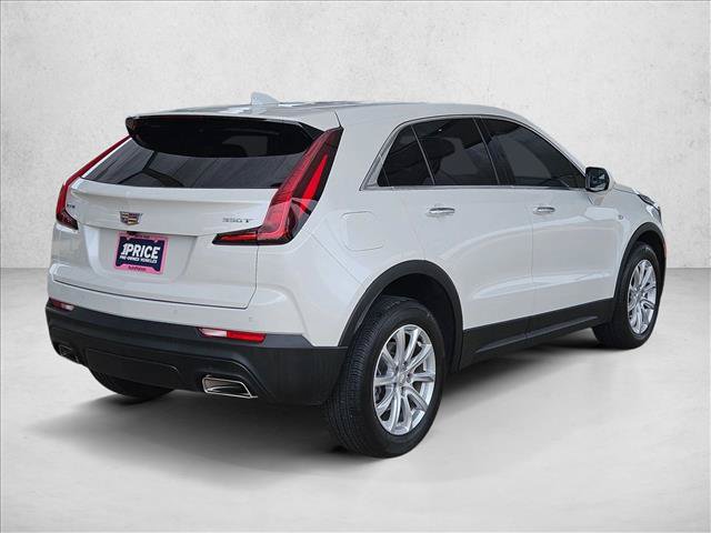 Used 2022 Cadillac XT4 Luxury w/ Cold Weather Package FWD image 5