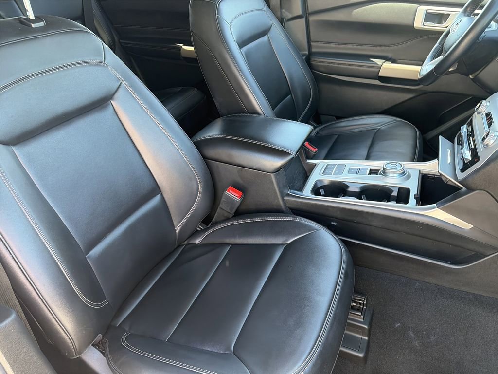 Certified 2023 Ford Explorer XLT w/ Equipment Group 202A RWD image 34