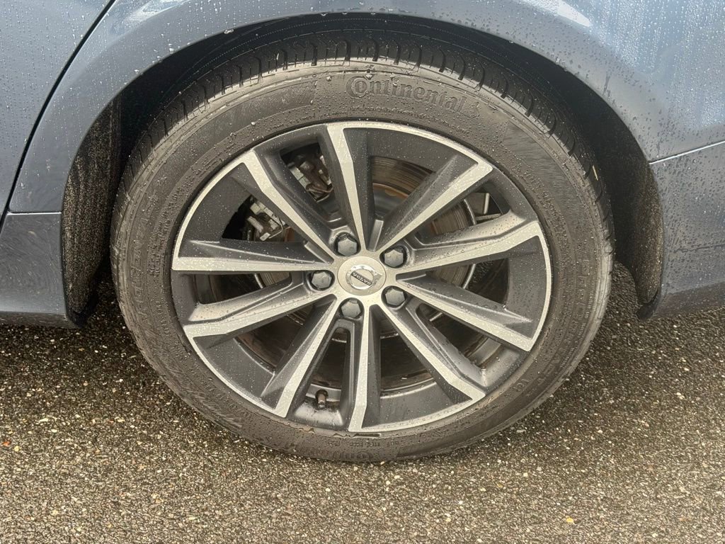 Used 2021 Volvo S60 T5 Momentum image 23