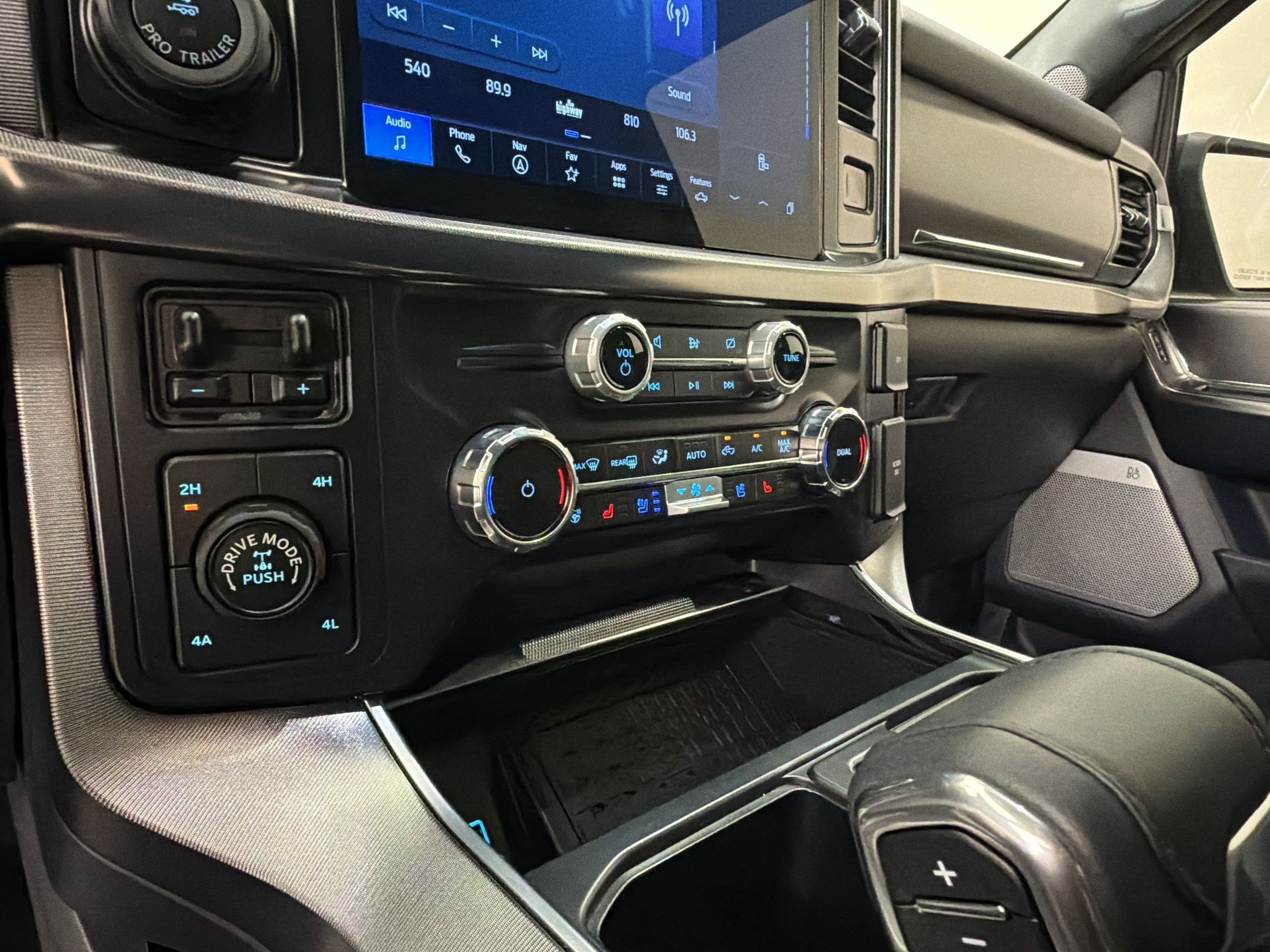 Certified 2024 Ford F150 Platinum w/ FX4 Off-Road Package AWD/4WD image 18
