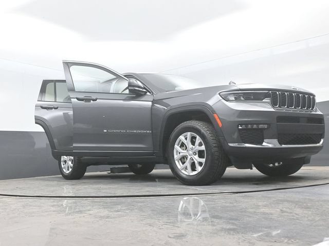 Used 2023 Jeep Grand Cherokee L Limited AWD/4WD image 31