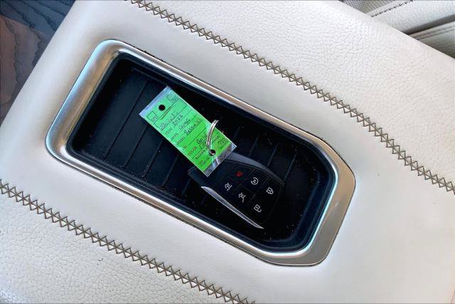 Used 2022 GMC Yukon XL Denali w/ Denali Premium Package RWD image 15