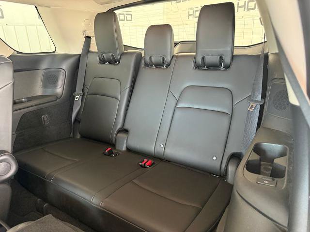 Used 2022 Nissan Pathfinder Platinum w/ Cargo Package FWD image 10