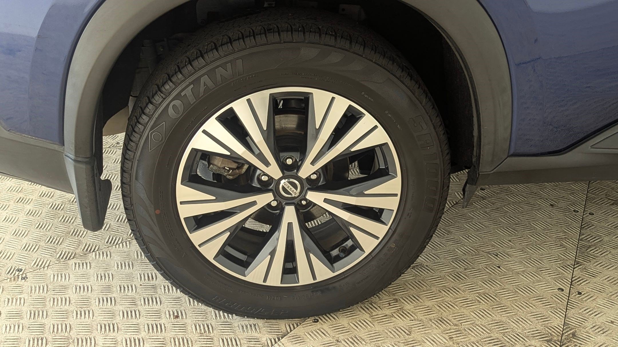 Used 2021 Nissan Rogue SV w/ Premium Package image 11