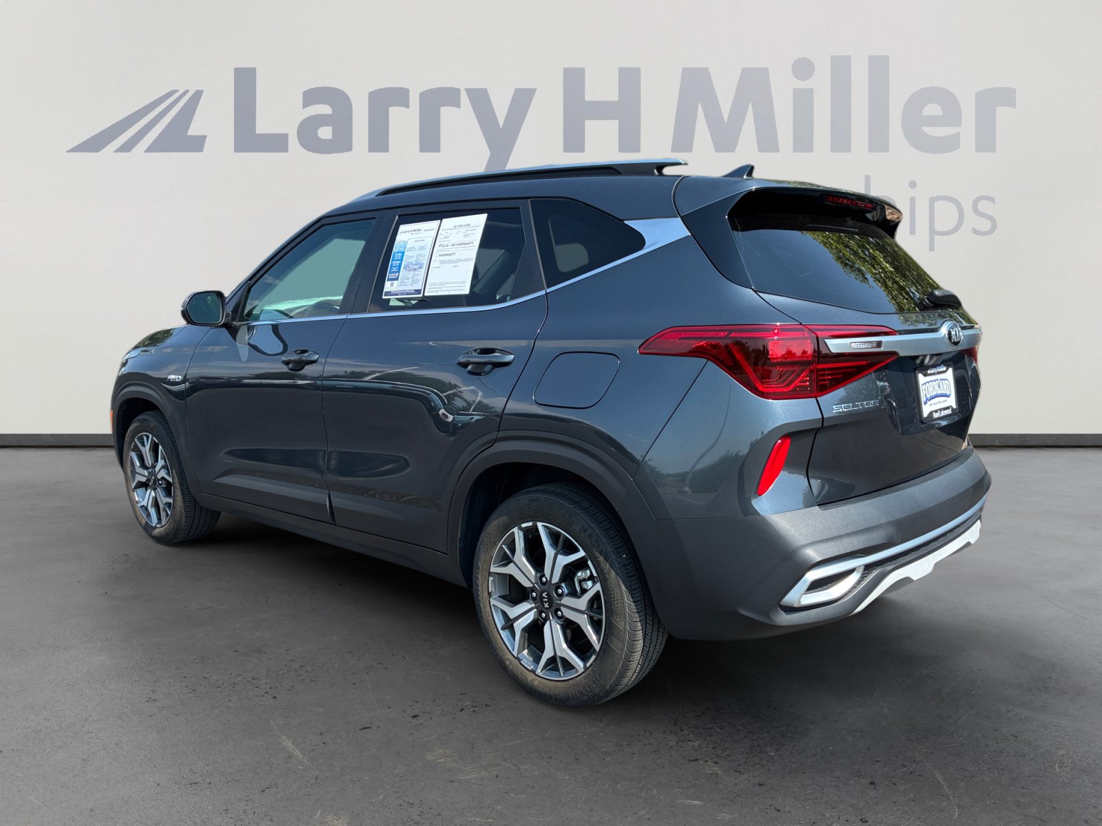 Used 2021 Kia Seltos EX AWD/4WD image 3