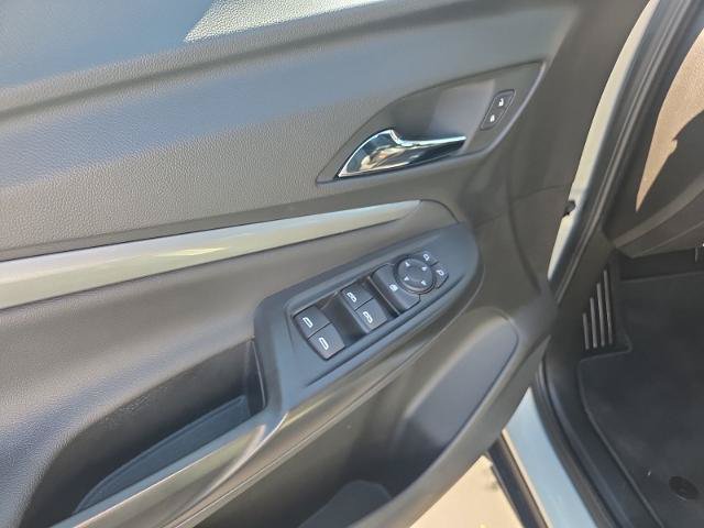 Used 2023 Chevrolet Bolt EUV LT w/ Convenience Package FWD image 17