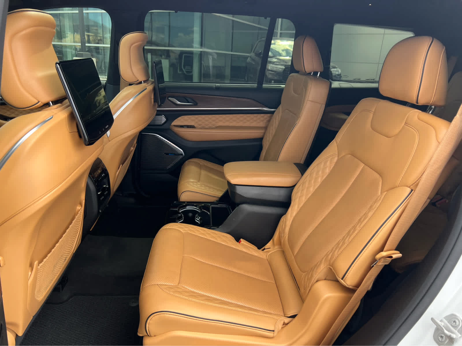 Used 2023 Jeep Grand Cherokee L Summit w/ Advanced Protech Group IV AWD/4WD image 28