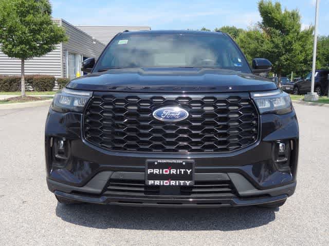 Certified 2025 Ford Explorer ST-Line AWD/4WD image 5