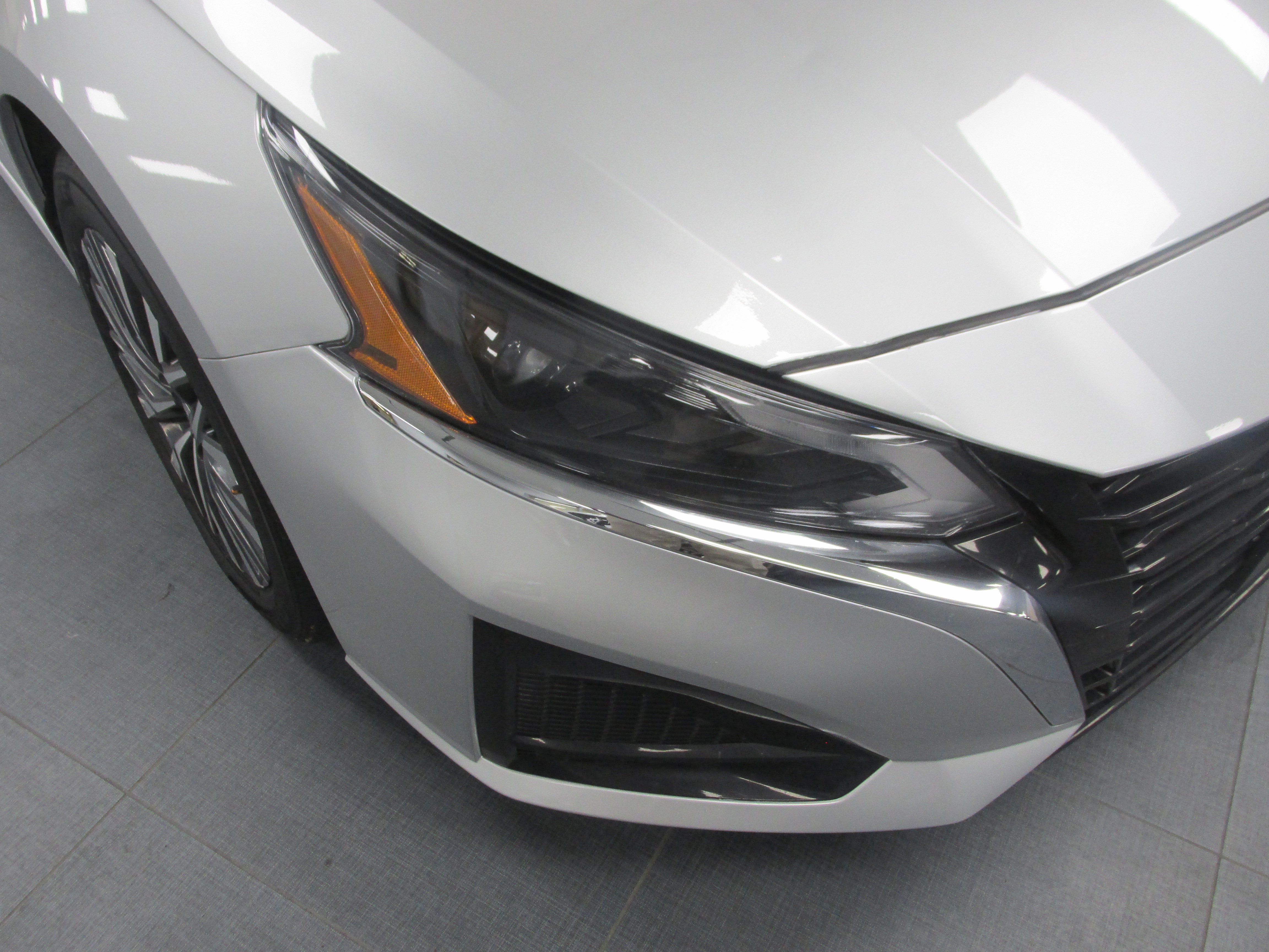 Used 2024 Nissan Altima 2.5 SV FWD image 10