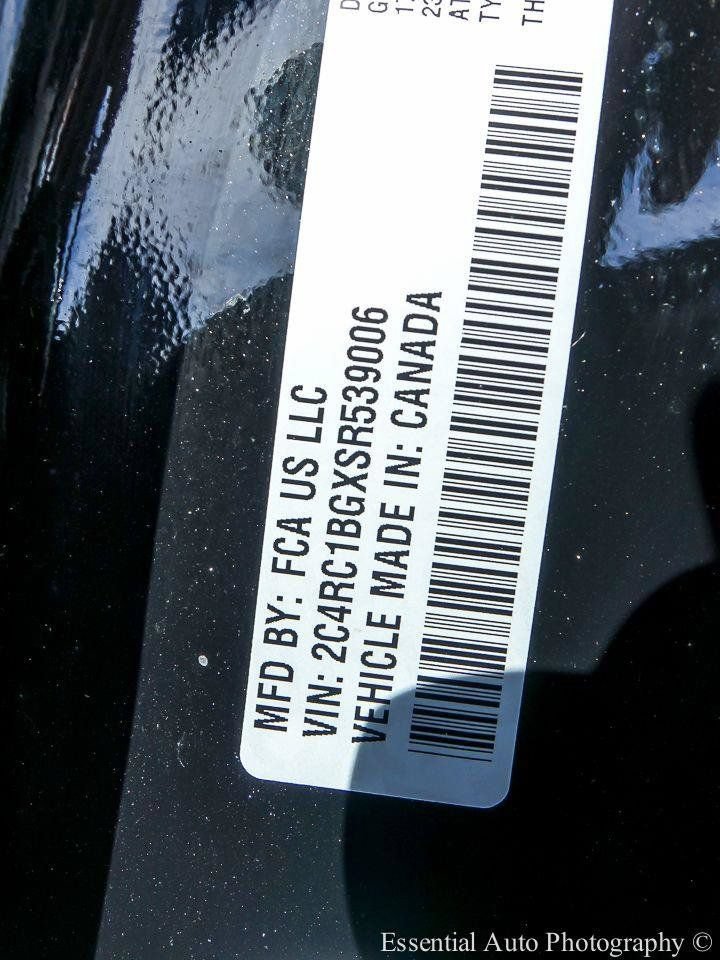 Used 2025 Chrysler Pacifica Select FWD image 24