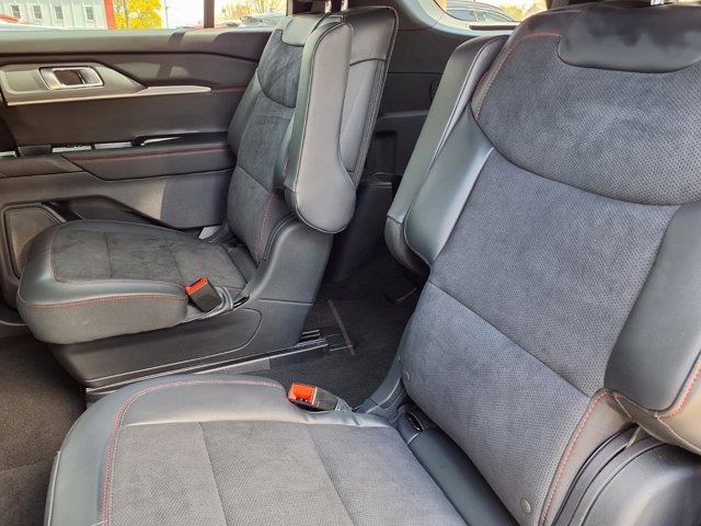 Certified 2025 Ford Explorer ST AWD/4WD image 7