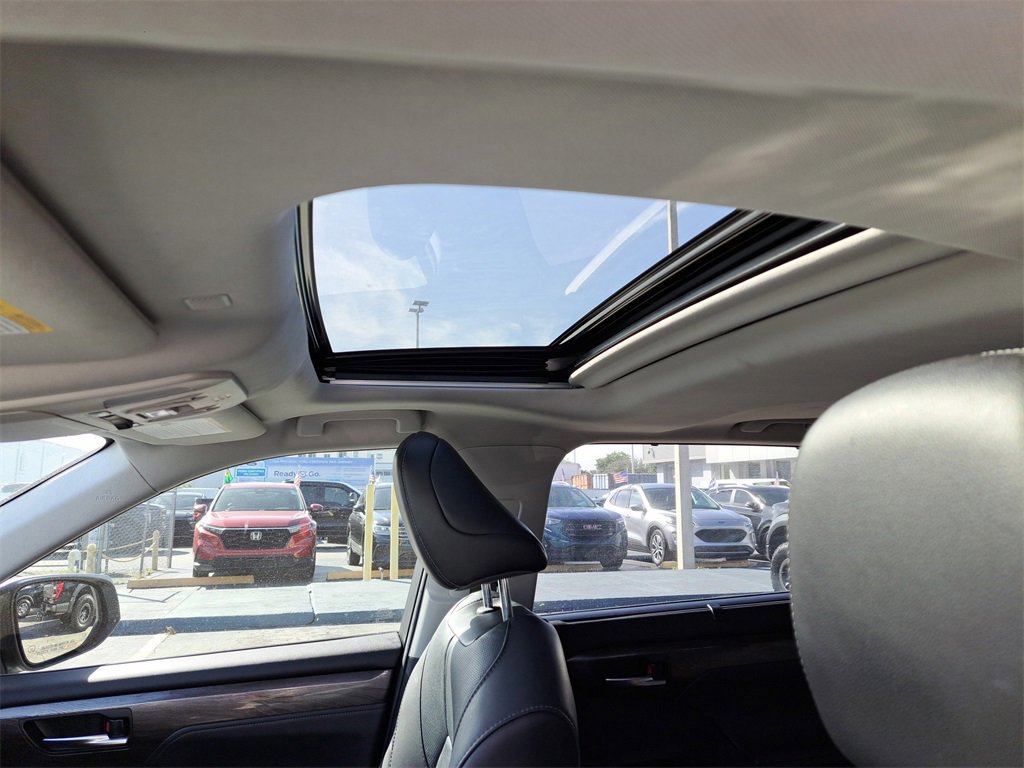 Used 2021 Toyota Highlander Limited image 13