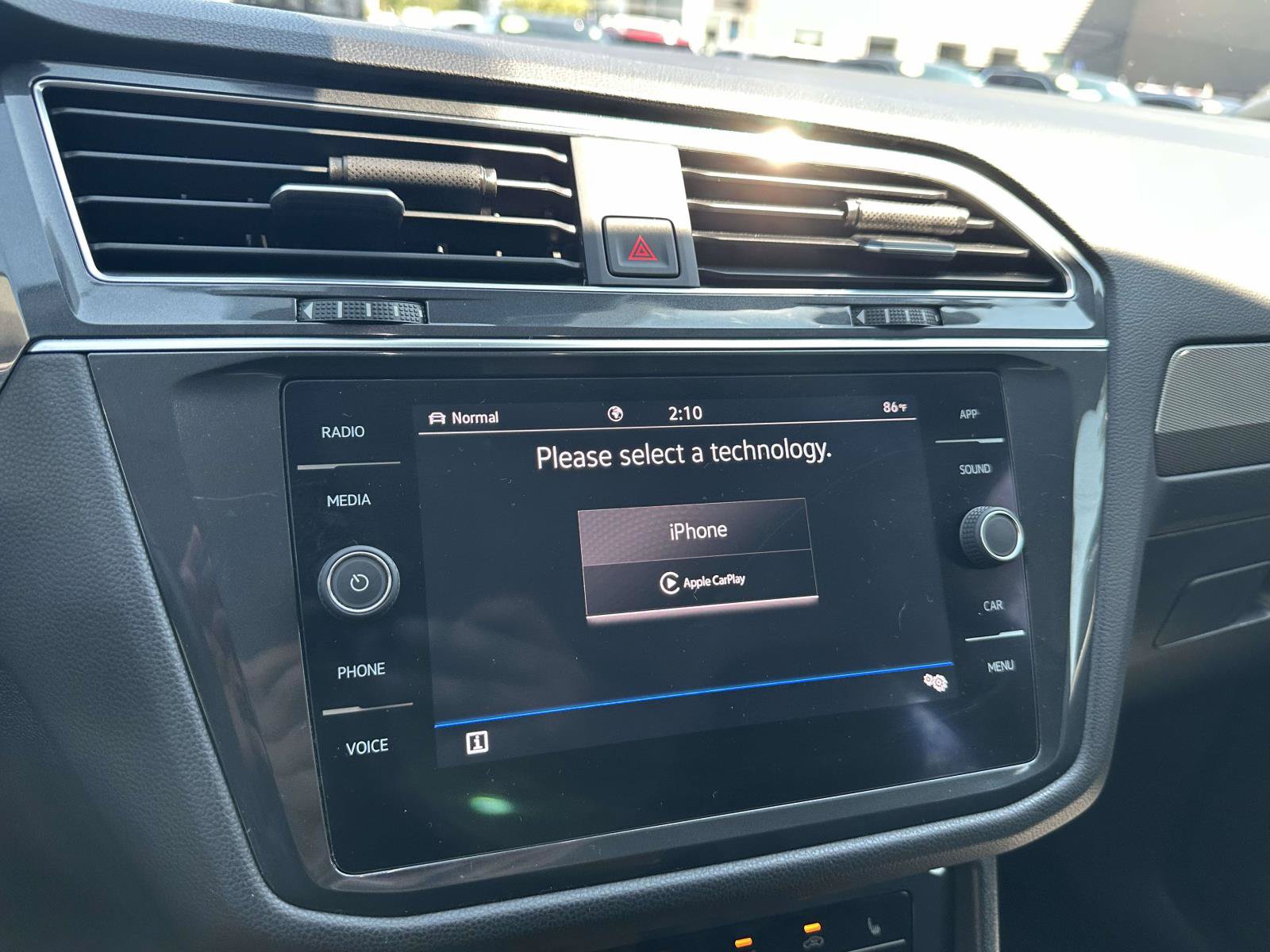 Used 2022 Volkswagen Tiguan SE AWD/4WD image 27