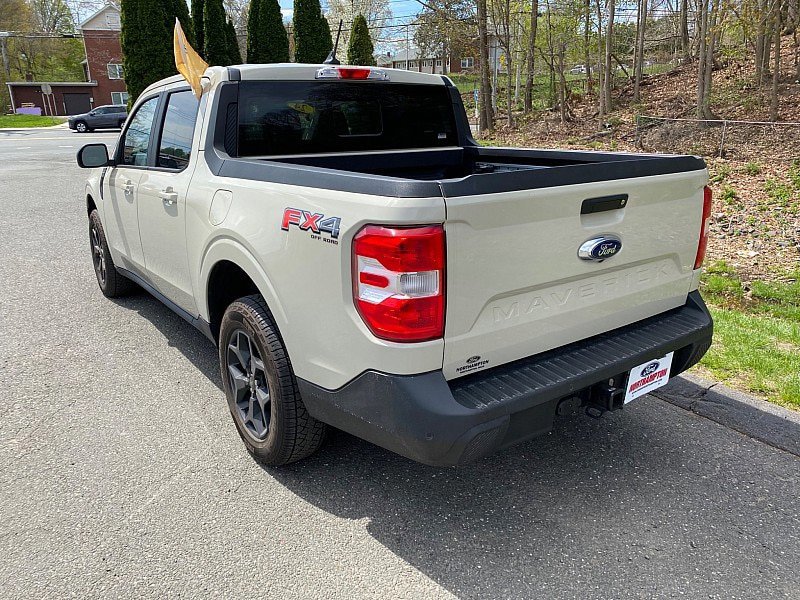 Certified 2024 Ford Maverick Lariat w/ FX4 Off-Road Package AWD/4WD image 3