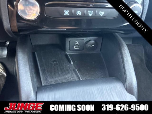 Certified 2025 Ford Escape Platinum AWD/4WD image 24