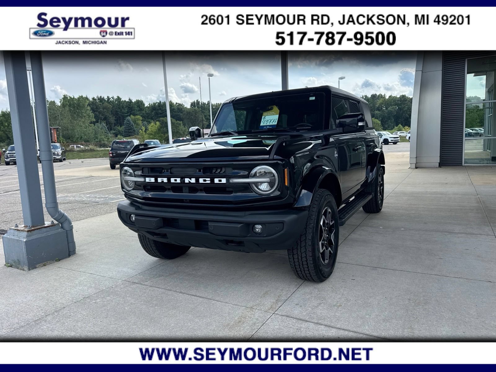Certified 2024 Ford Bronco Outer Banks AWD/4WD image 1