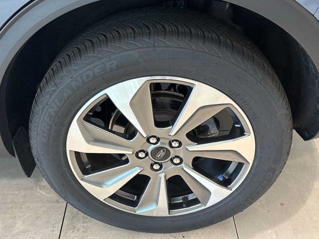 Certified 2024 Ford Escape Platinum AWD/4WD image 31