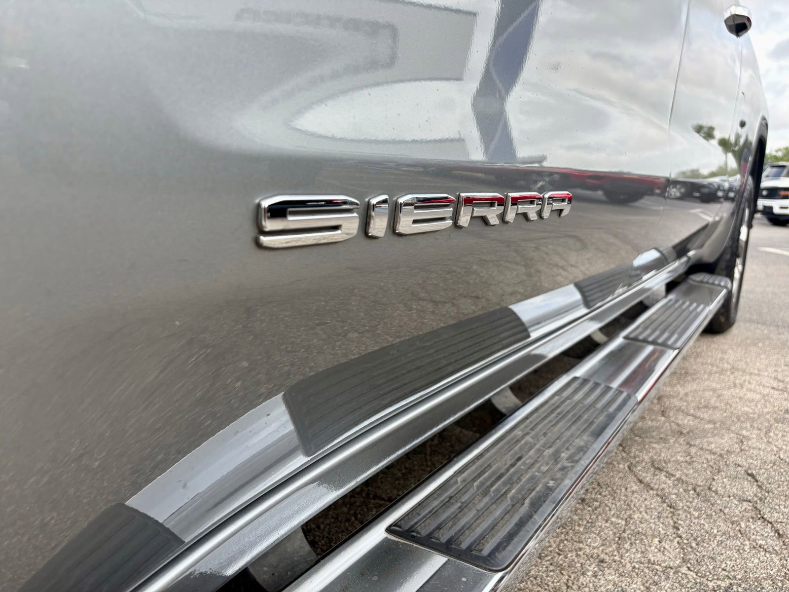 Used 2023 GMC Sierra 1500 SLT AWD/4WD image 13