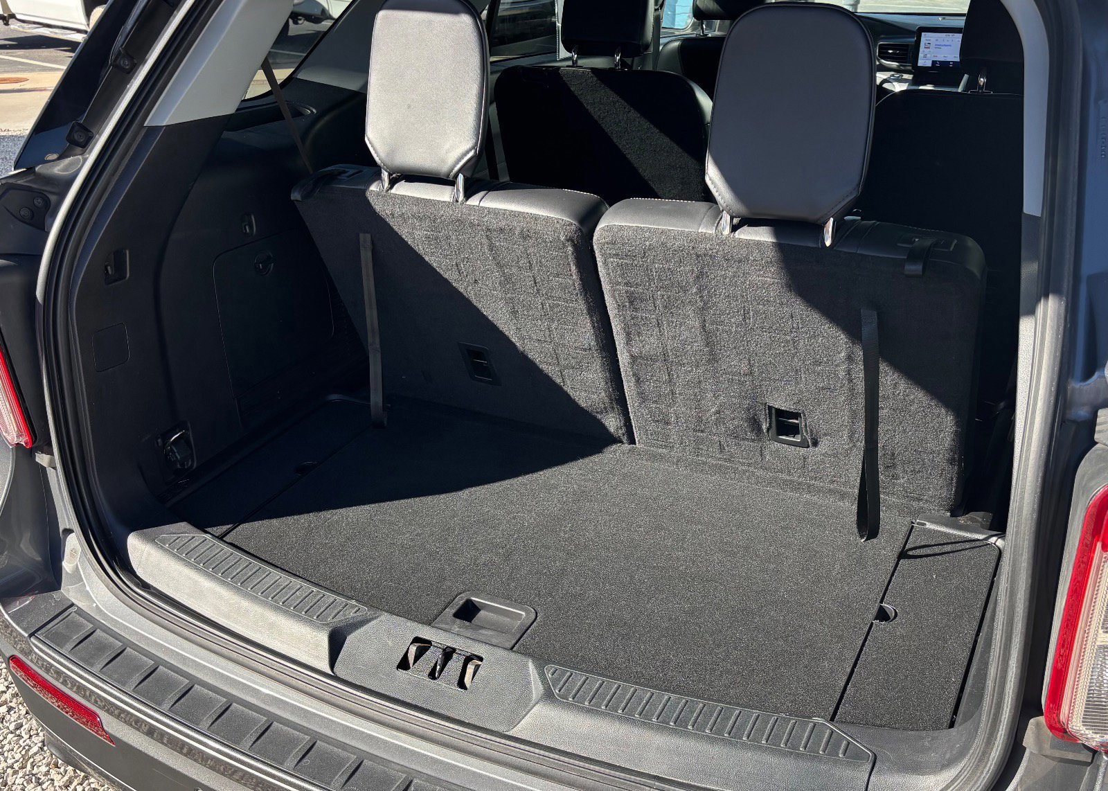 Certified 2022 Ford Explorer XLT w/ Equipment Group 202A image 10