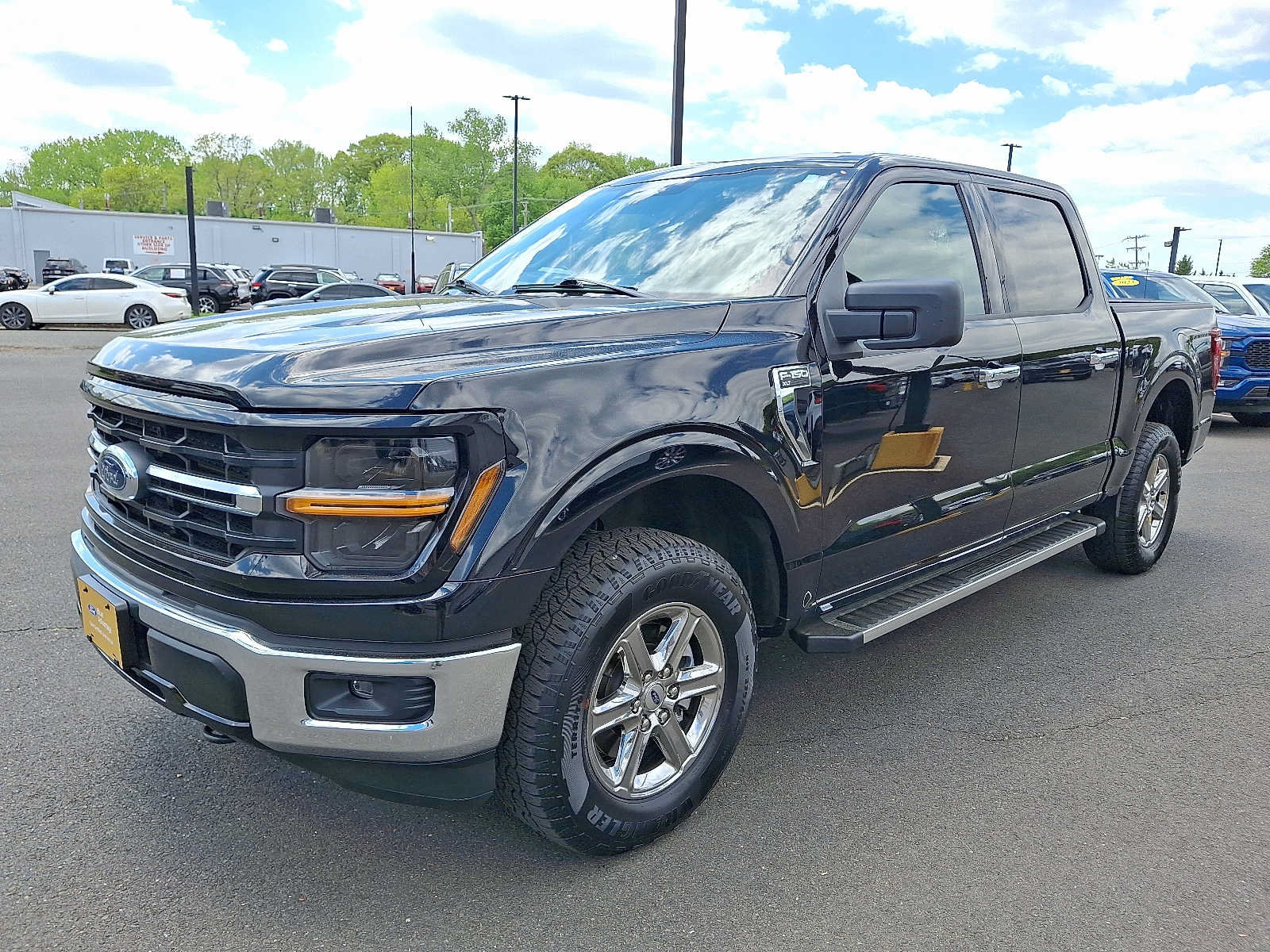 Certified 2025 Ford F150 XLT w/ Equipment Group 301A Standard AWD/4WD image 4