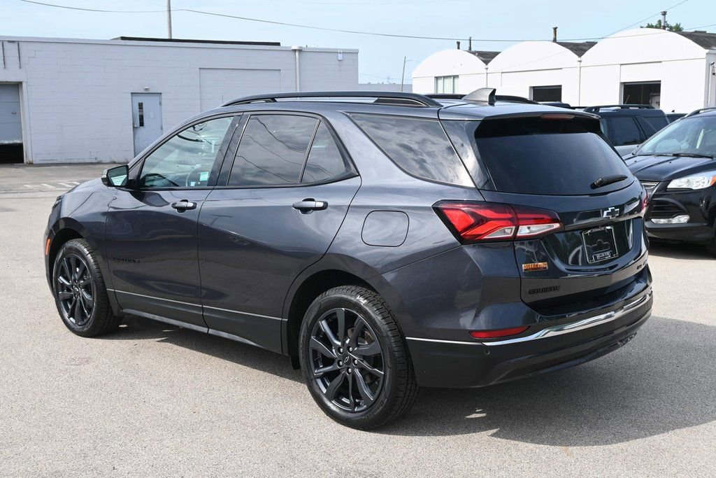 Used 2022 Chevrolet Equinox RS w/ Infotainment Package image 3