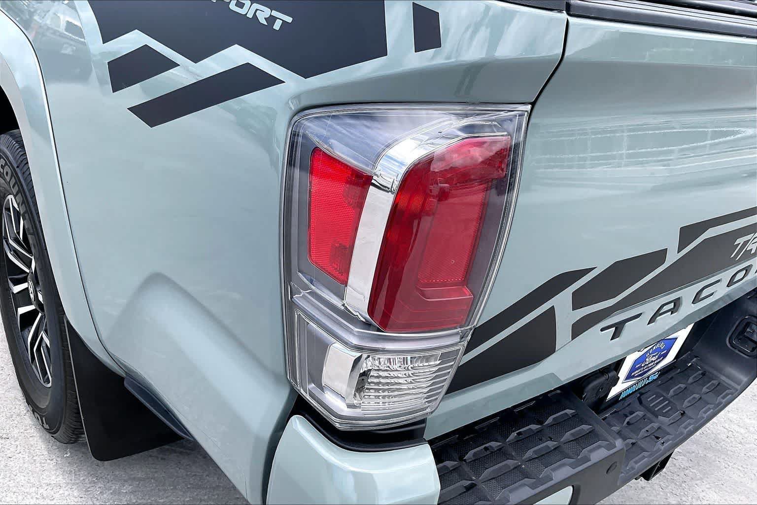 Used 2023 Toyota Tacoma TRD Sport AWD/4WD image 32