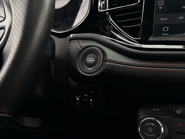 Used 2025 Dodge Durango GT AWD/4WD image 34