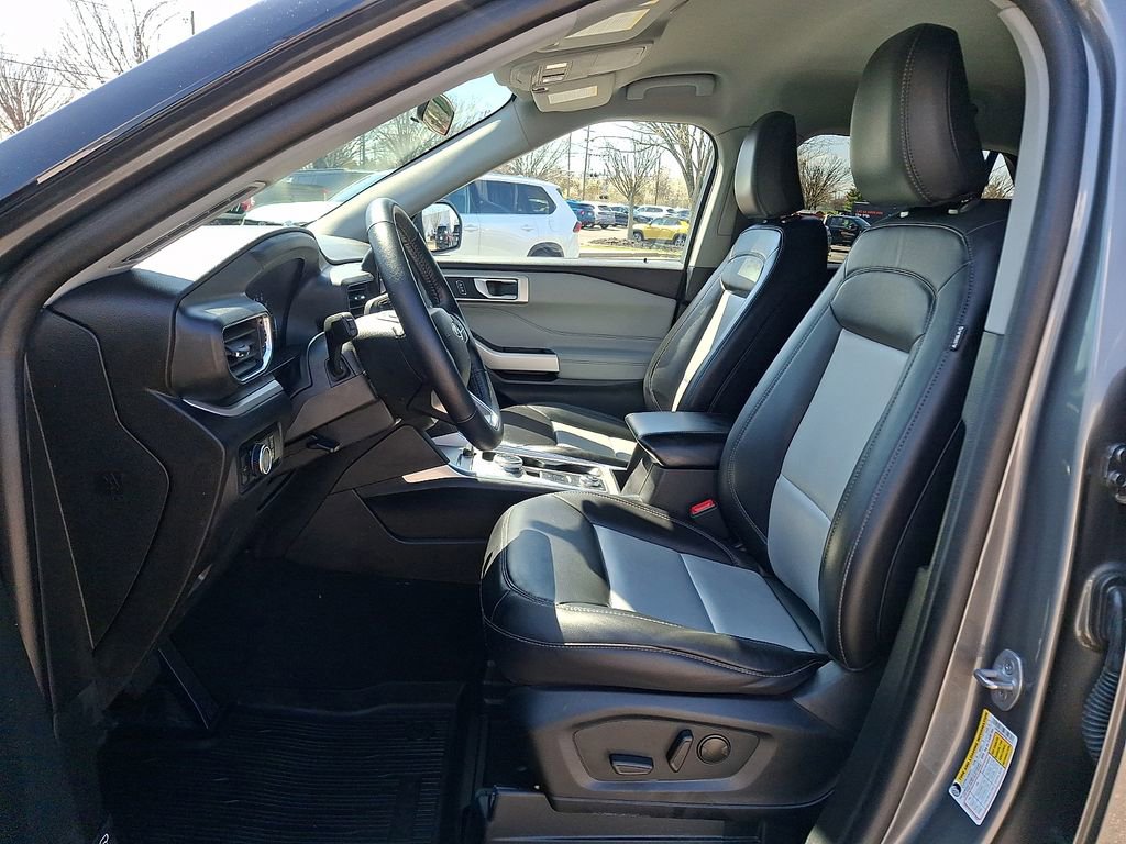 Certified 2023 Ford Explorer XLT w/ Equipment Group 202A image 15