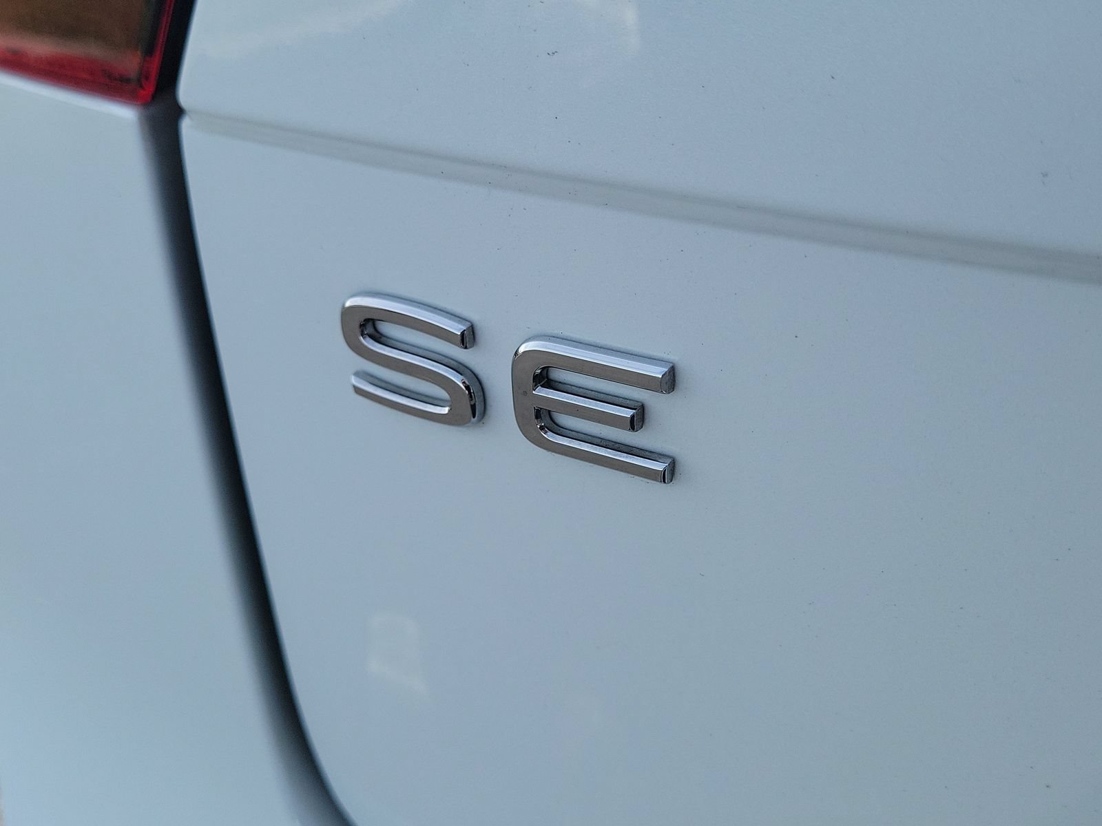 Used 2024 Volkswagen Tiguan SE R-Line AWD/4WD image 6