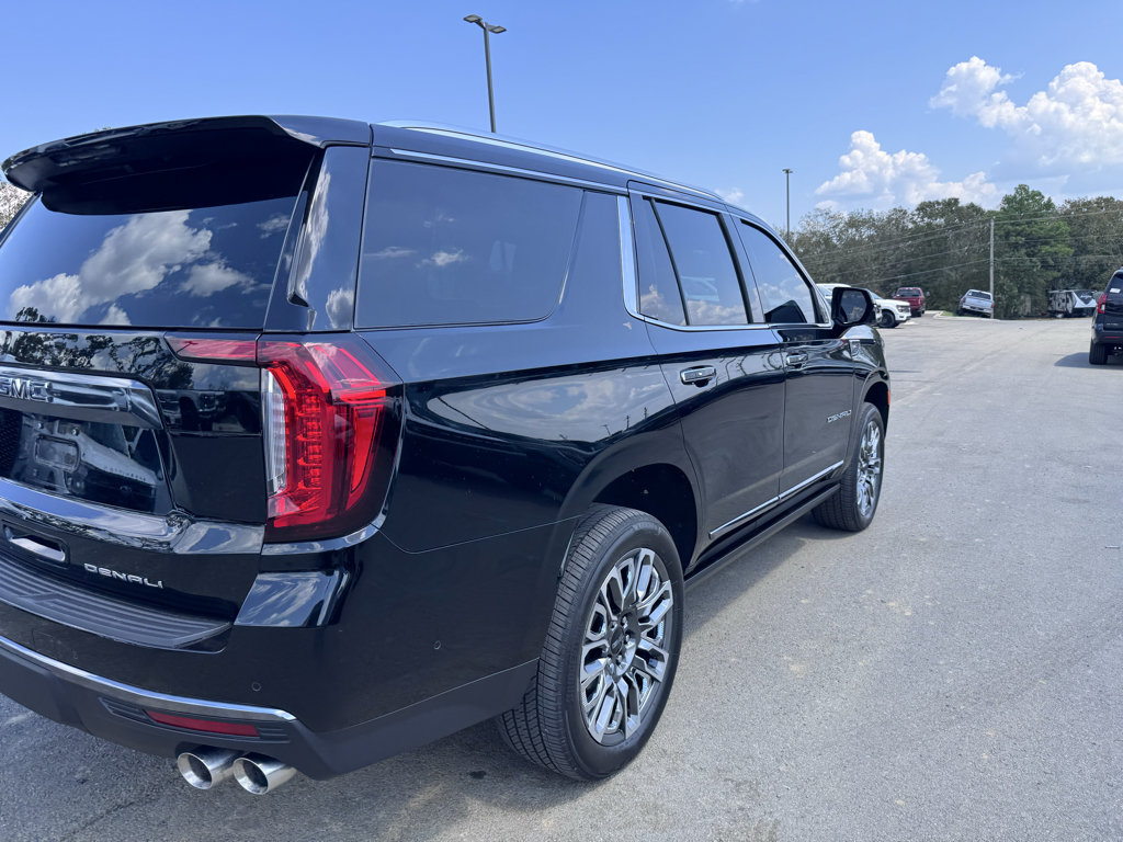 Used 2023 GMC Yukon Denali Ultimate AWD/4WD image 5