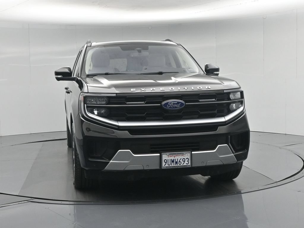 Certified 2025 Ford Expedition Max Platinum w/ Driver's Package AWD/4WD image 61
