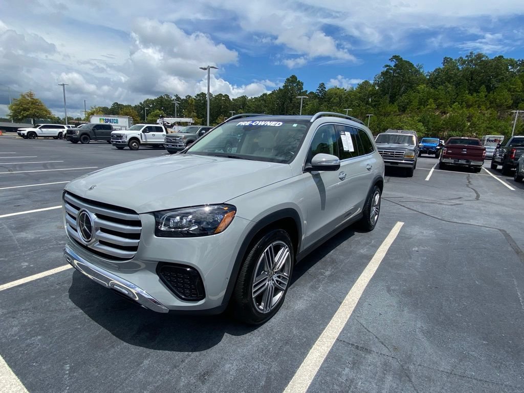 Used 2024 Mercedes-Benz GLS 450 4MATIC image 3