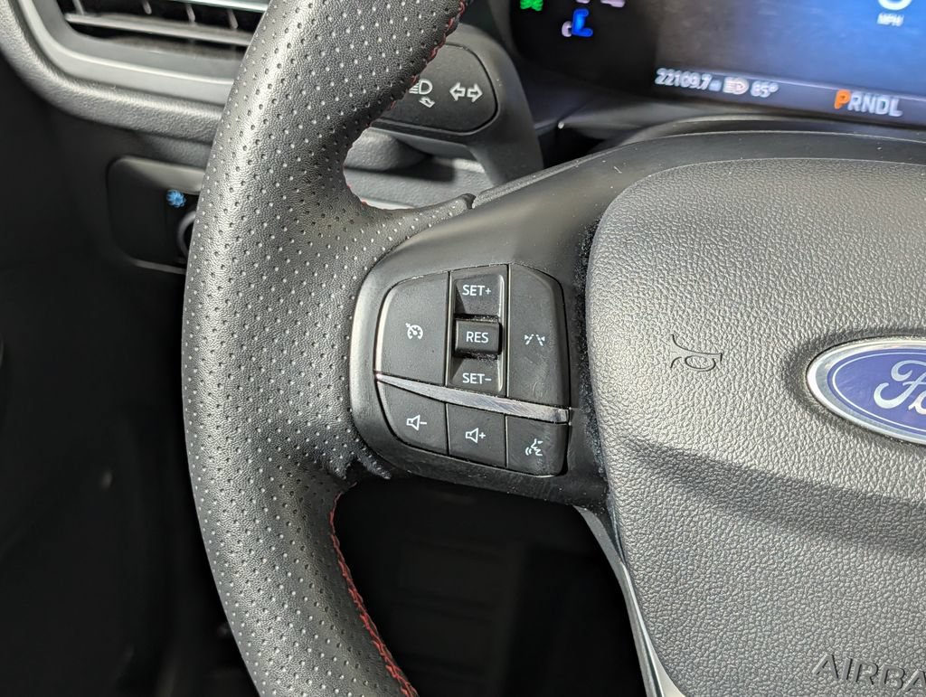 Certified 2025 Ford Escape ST-Line FWD image 17