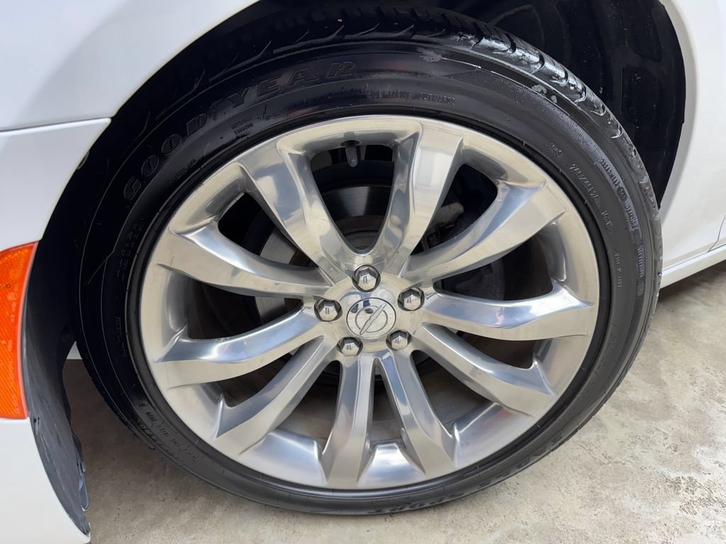 Used 2019 Chrysler 300 Limited RWD image 29