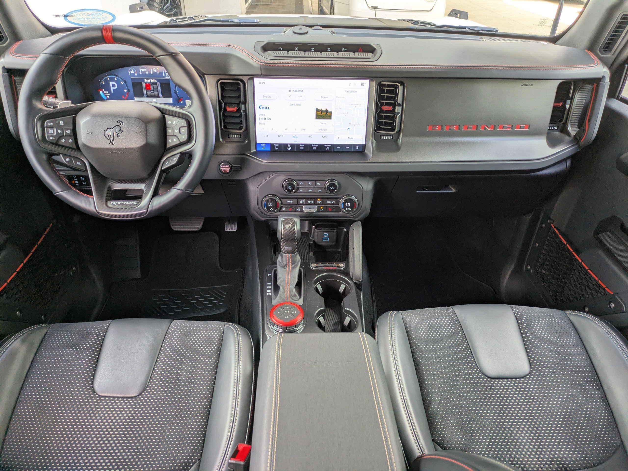 Certified 2025 Ford Bronco Raptor w/ Interior Carbon Fiber Pack AWD/4WD image 13