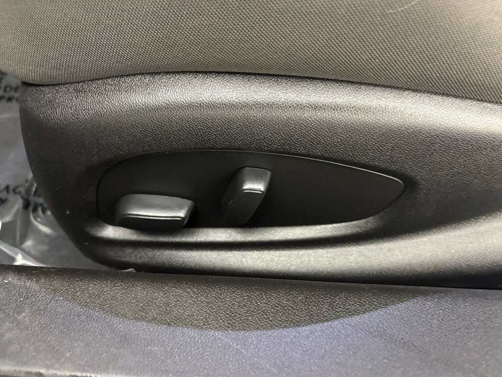 Used 2020 Chevrolet Camaro LT RWD image 13