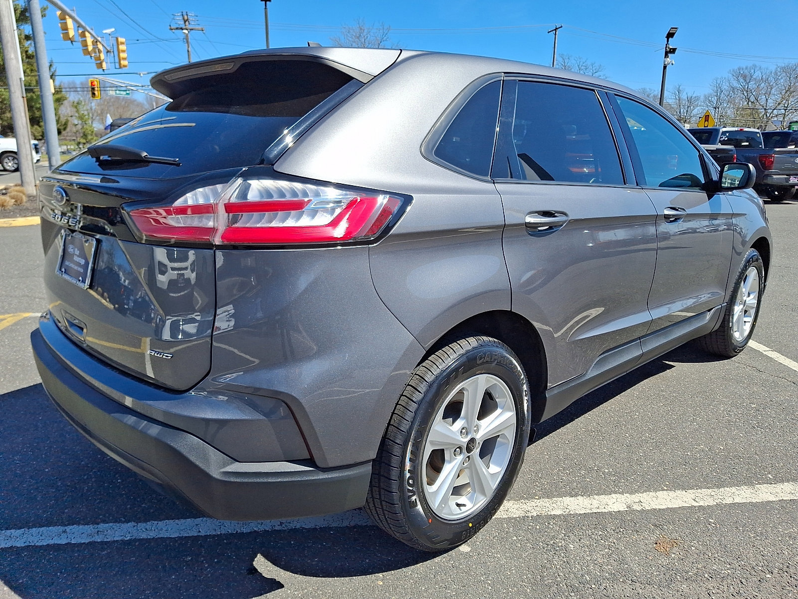 Certified 2023 Ford Edge SE image 5