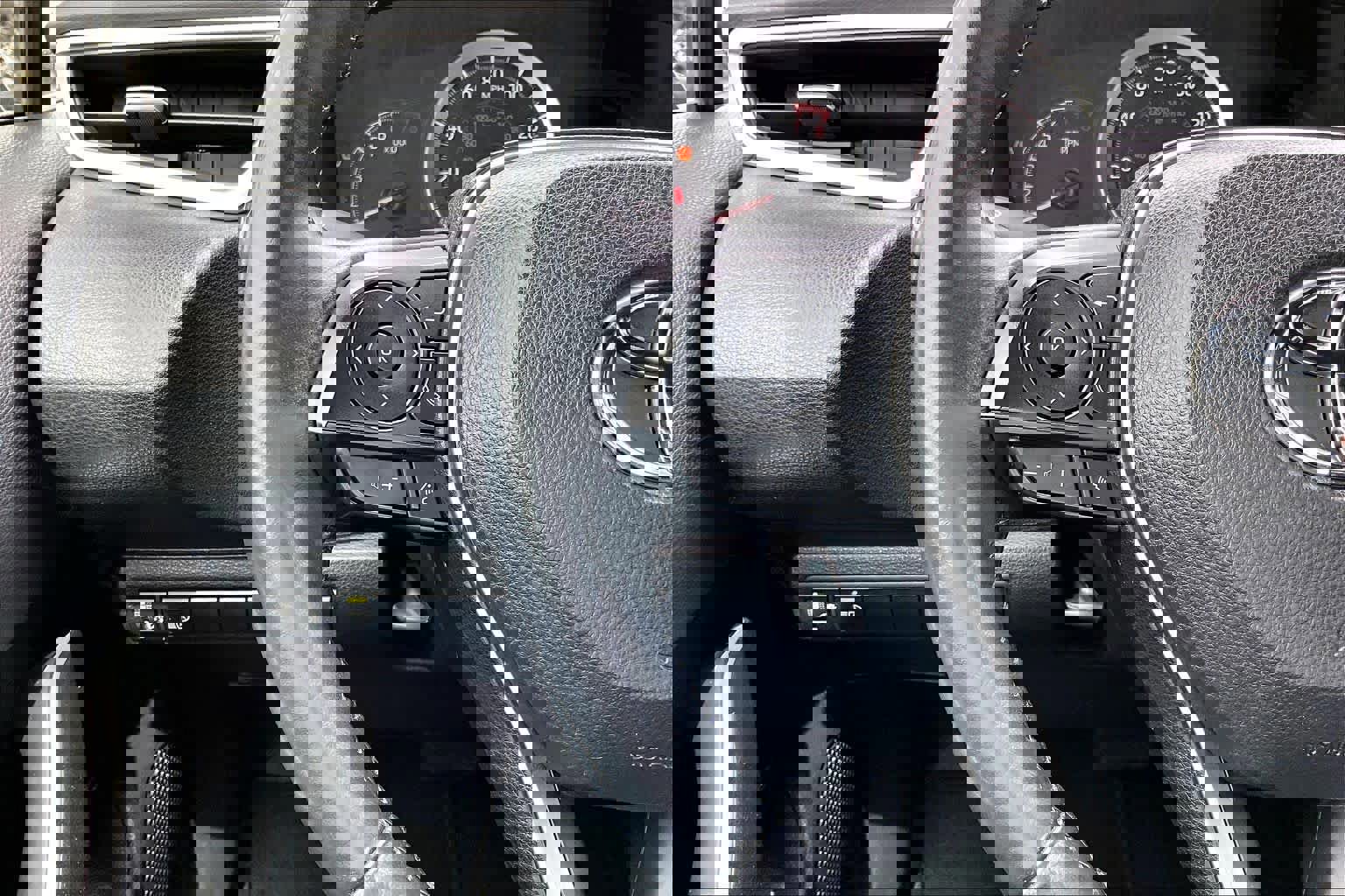 Used 2021 Toyota Corolla SE image 25