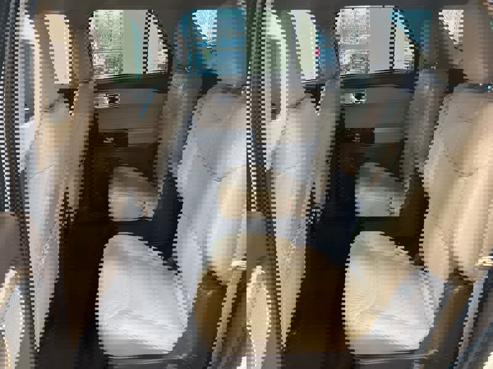 Certified 2022 Ford Explorer Platinum w/ Equipment Group 601A image 28