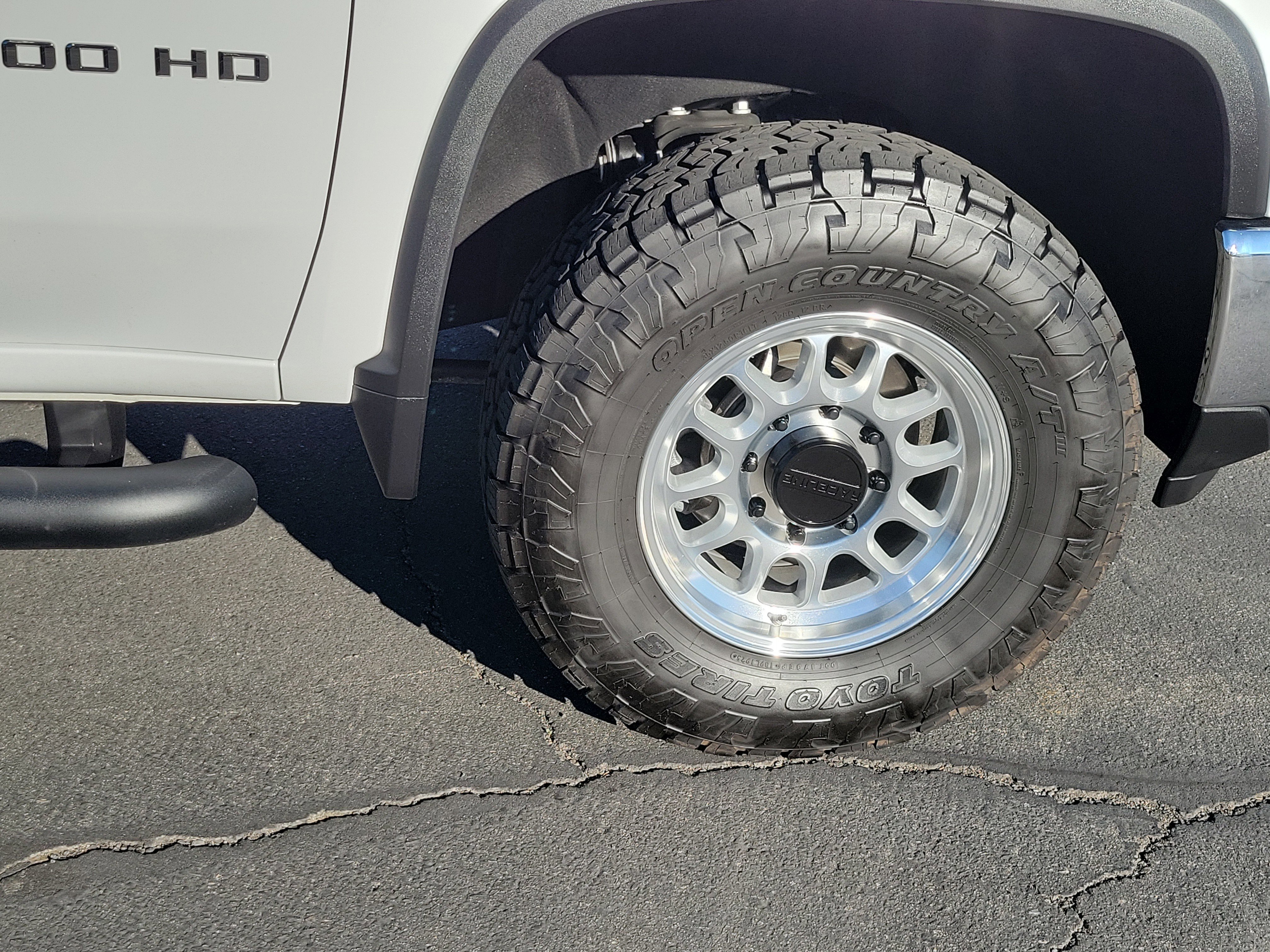 Used 2025 Chevrolet Silverado 2500 LT w/ Convenience Package image 15