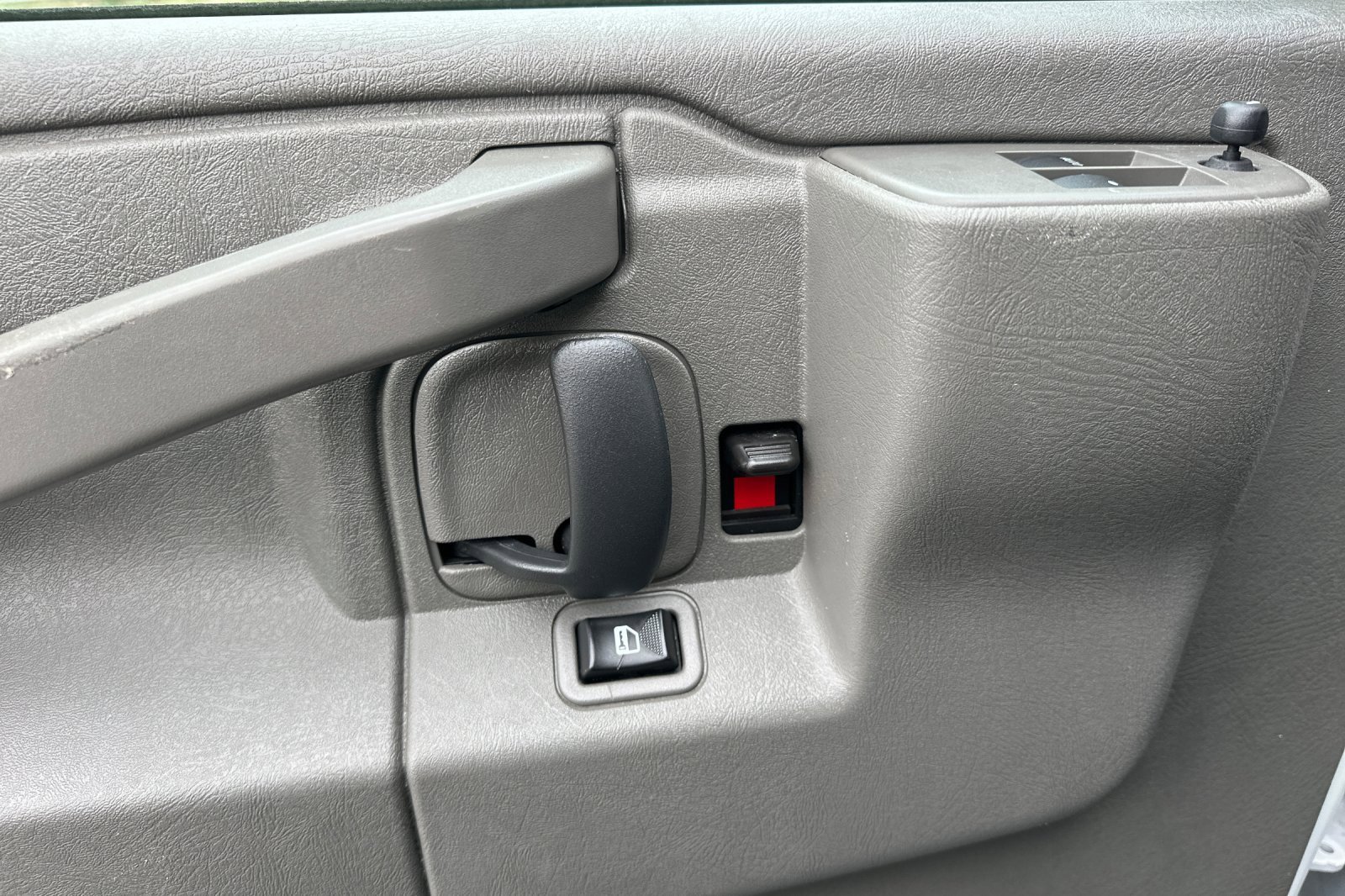 Used 2023 Chevrolet Express 2500 w/ Driver Convenience Package image 11