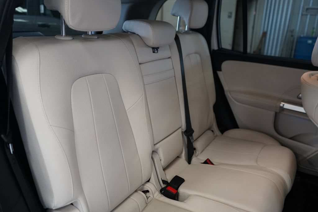 Used 2023 Mercedes-Benz GLB 250 4MATIC image 24