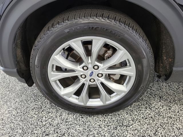 Certified 2023 Ford Explorer XLT w/ Equipment Group 202A AWD/4WD image 5